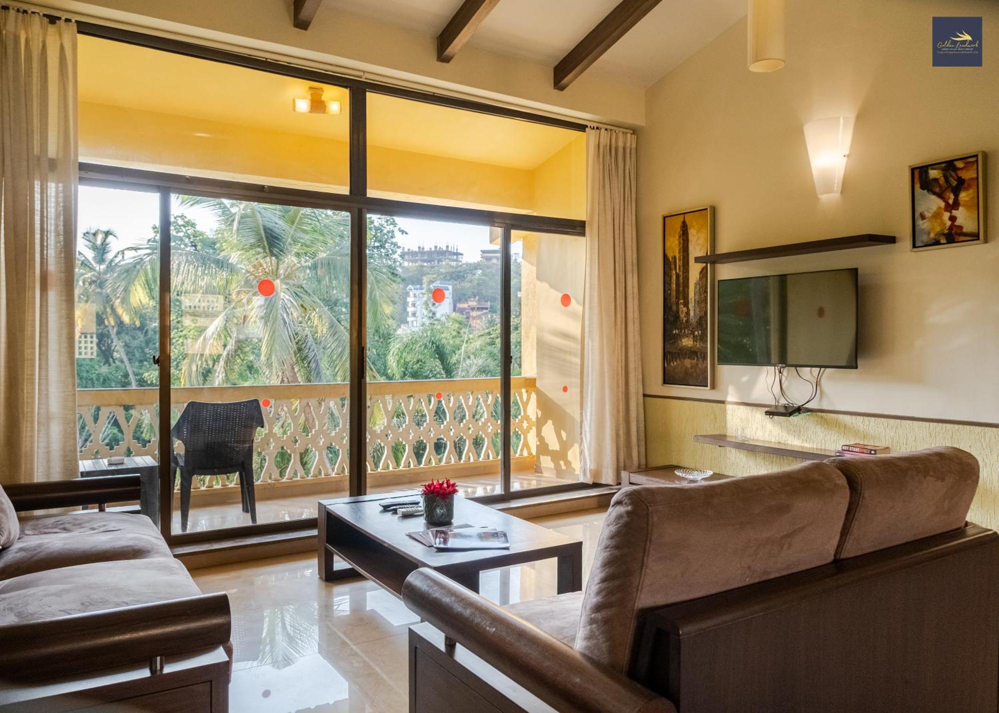 Golden Landmark Green Valley Beach Resort Dona Paula Exterior photo