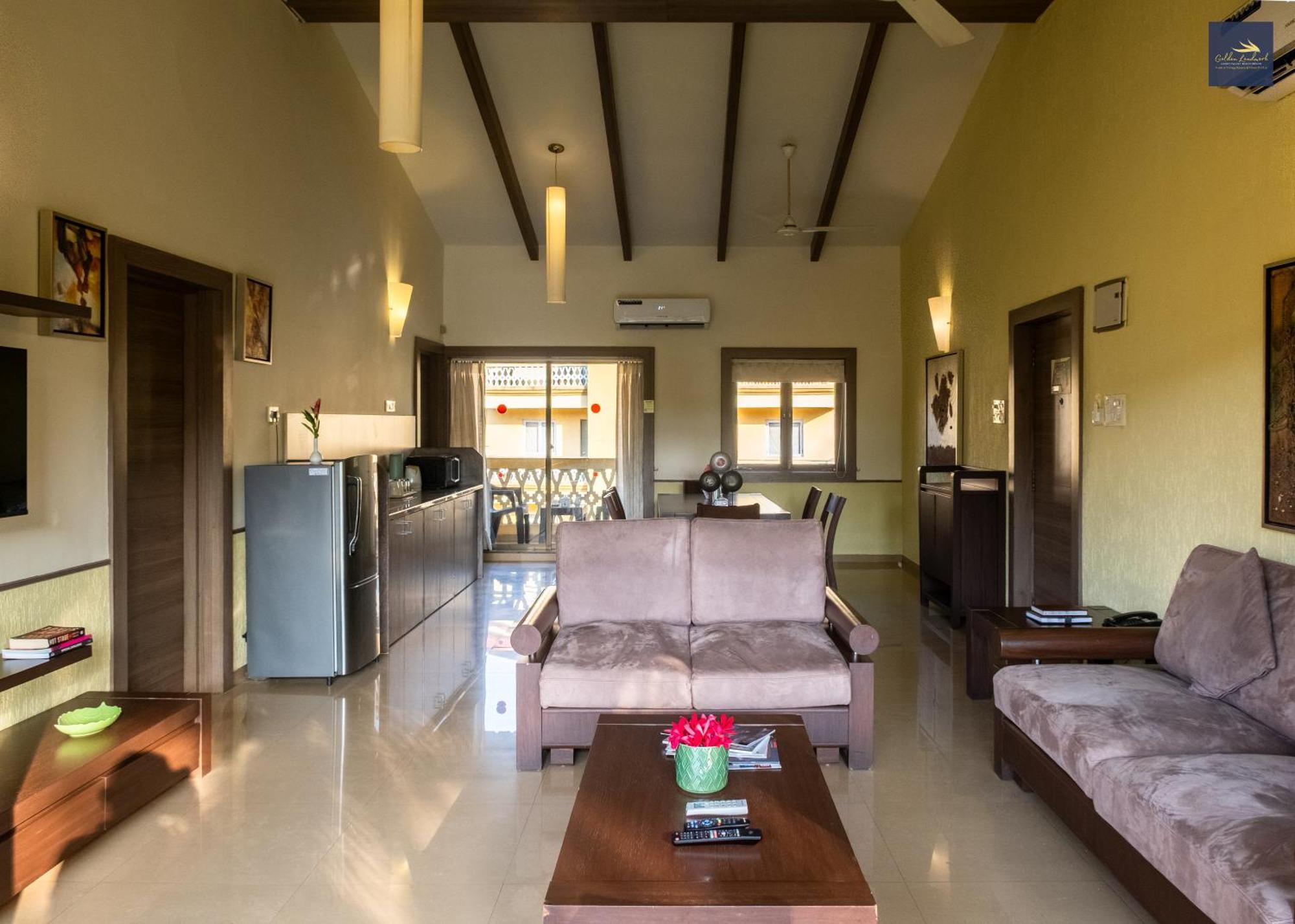 Golden Landmark Green Valley Beach Resort Dona Paula Exterior photo